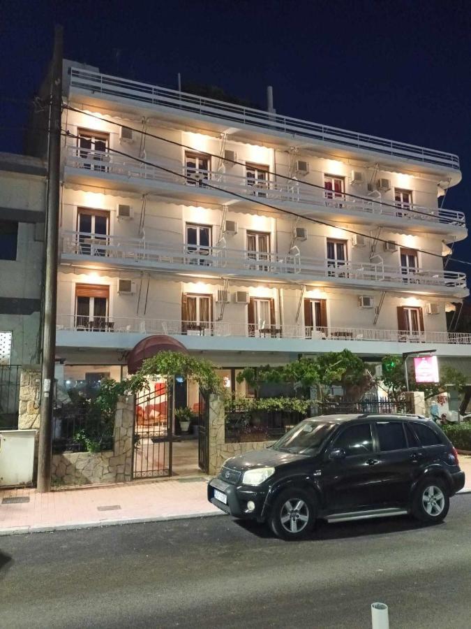 Saint George Hotel Лутра Едипсу Екстериор снимка