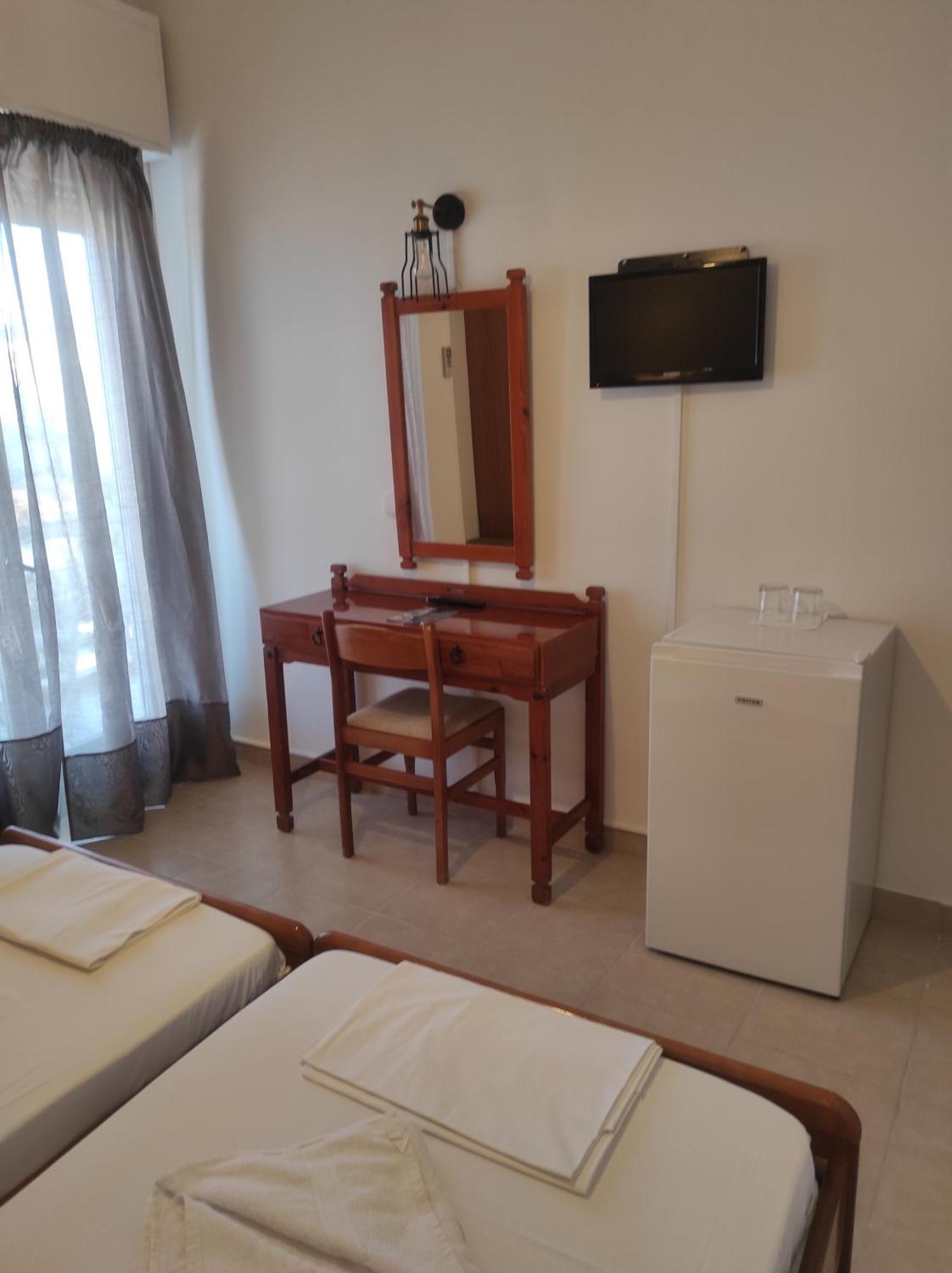 Saint George Hotel Лутра Едипсу Екстериор снимка
