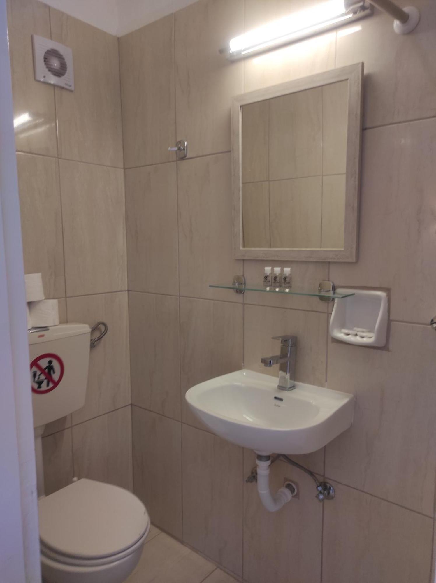 Saint George Hotel Лутра Едипсу Екстериор снимка