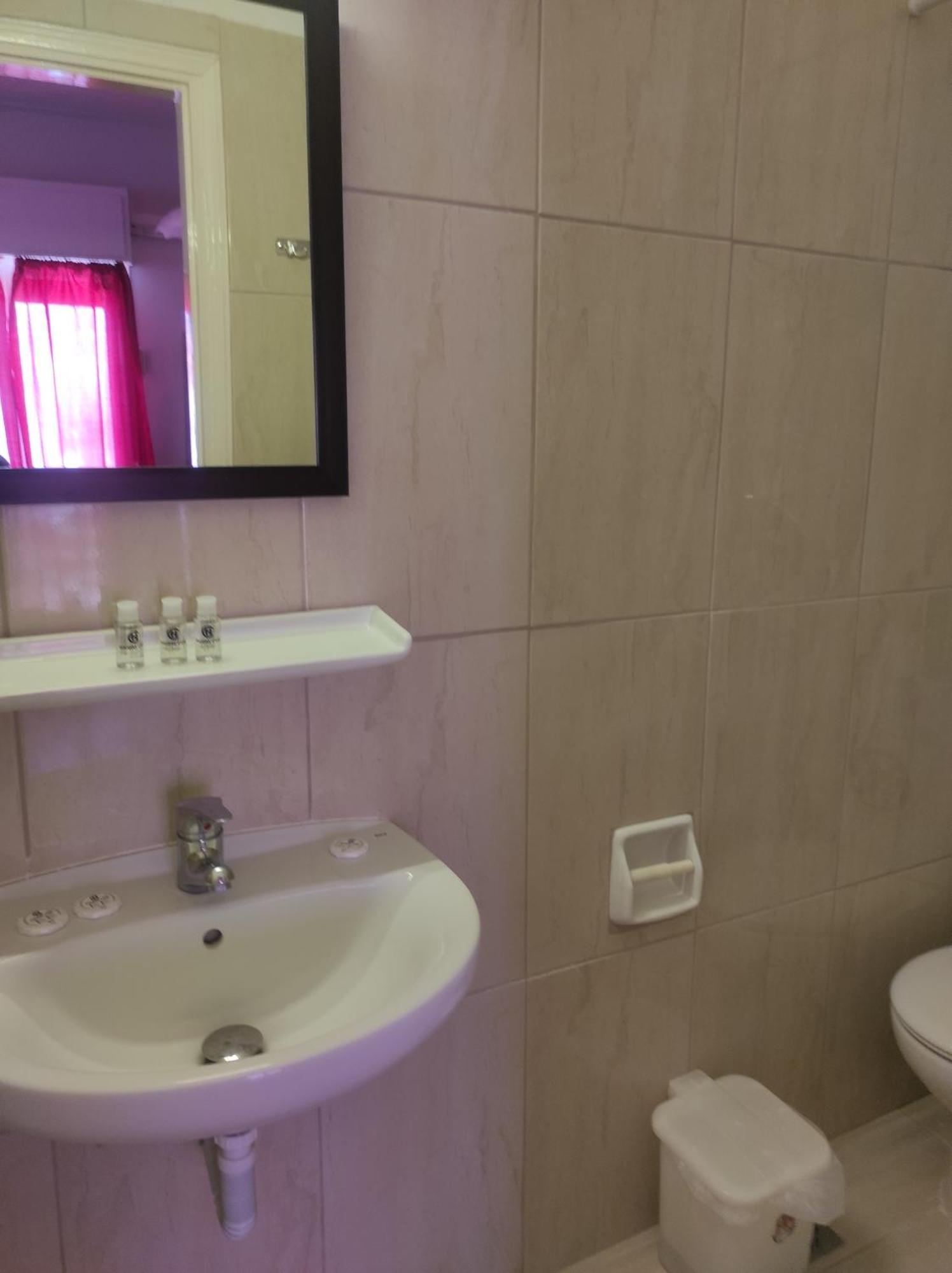 Saint George Hotel Лутра Едипсу Екстериор снимка