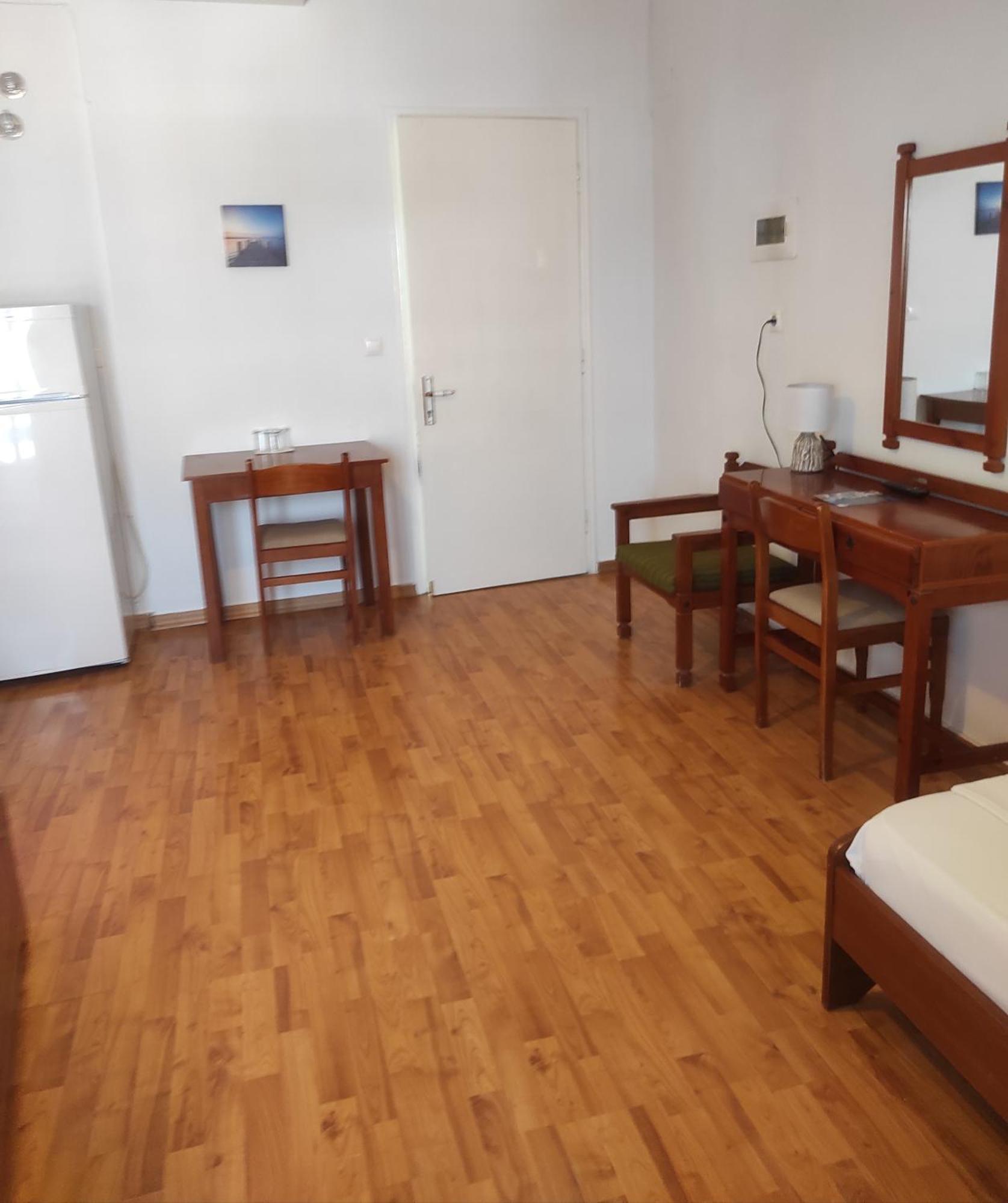 Saint George Hotel Лутра Едипсу Екстериор снимка