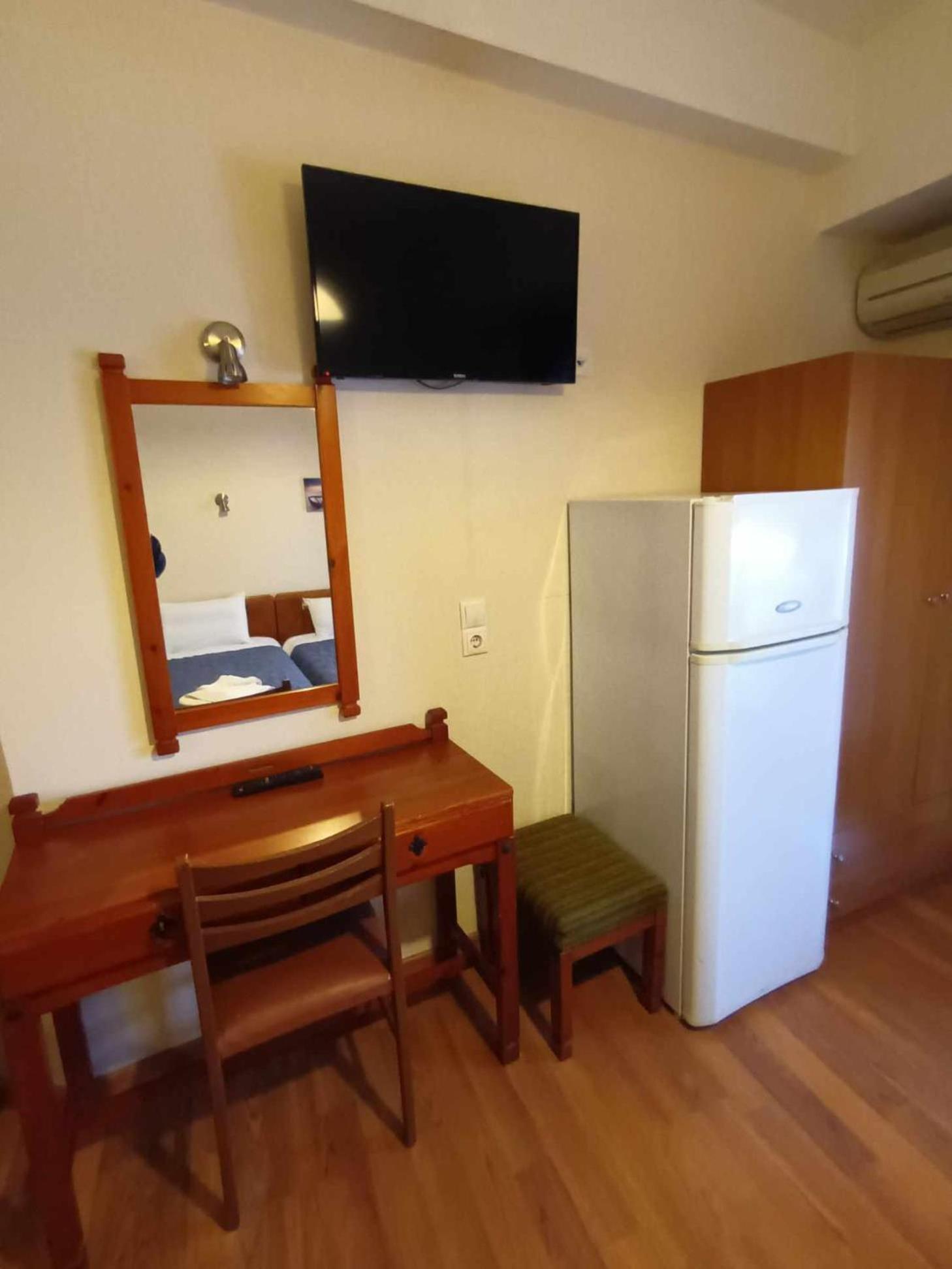 Saint George Hotel Лутра Едипсу Екстериор снимка