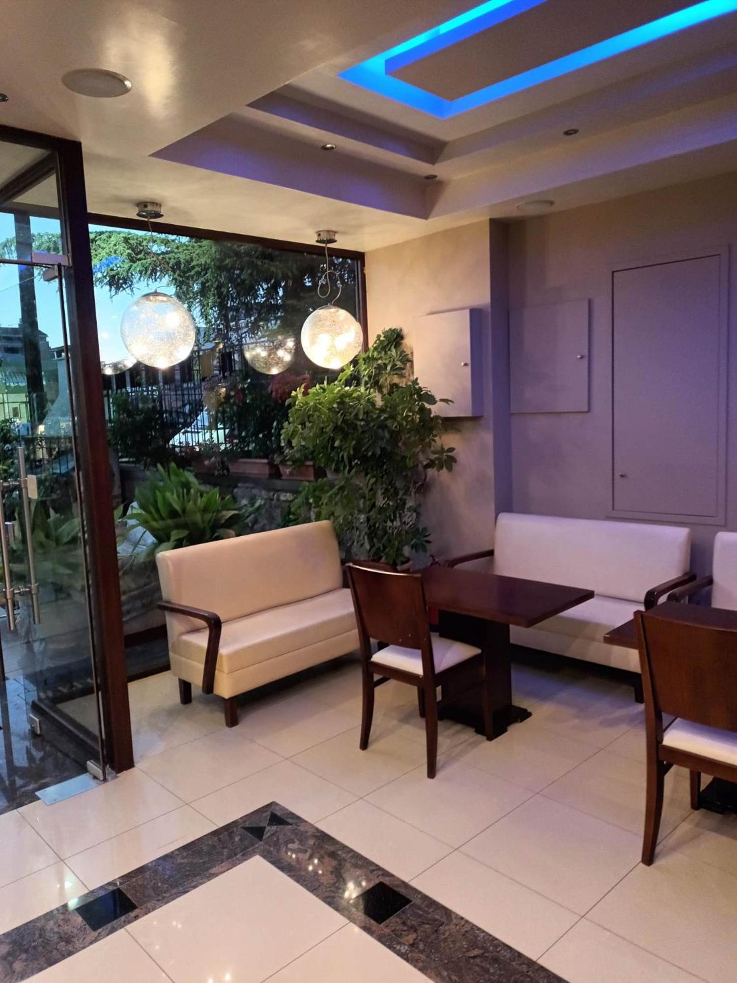 Saint George Hotel Лутра Едипсу Екстериор снимка