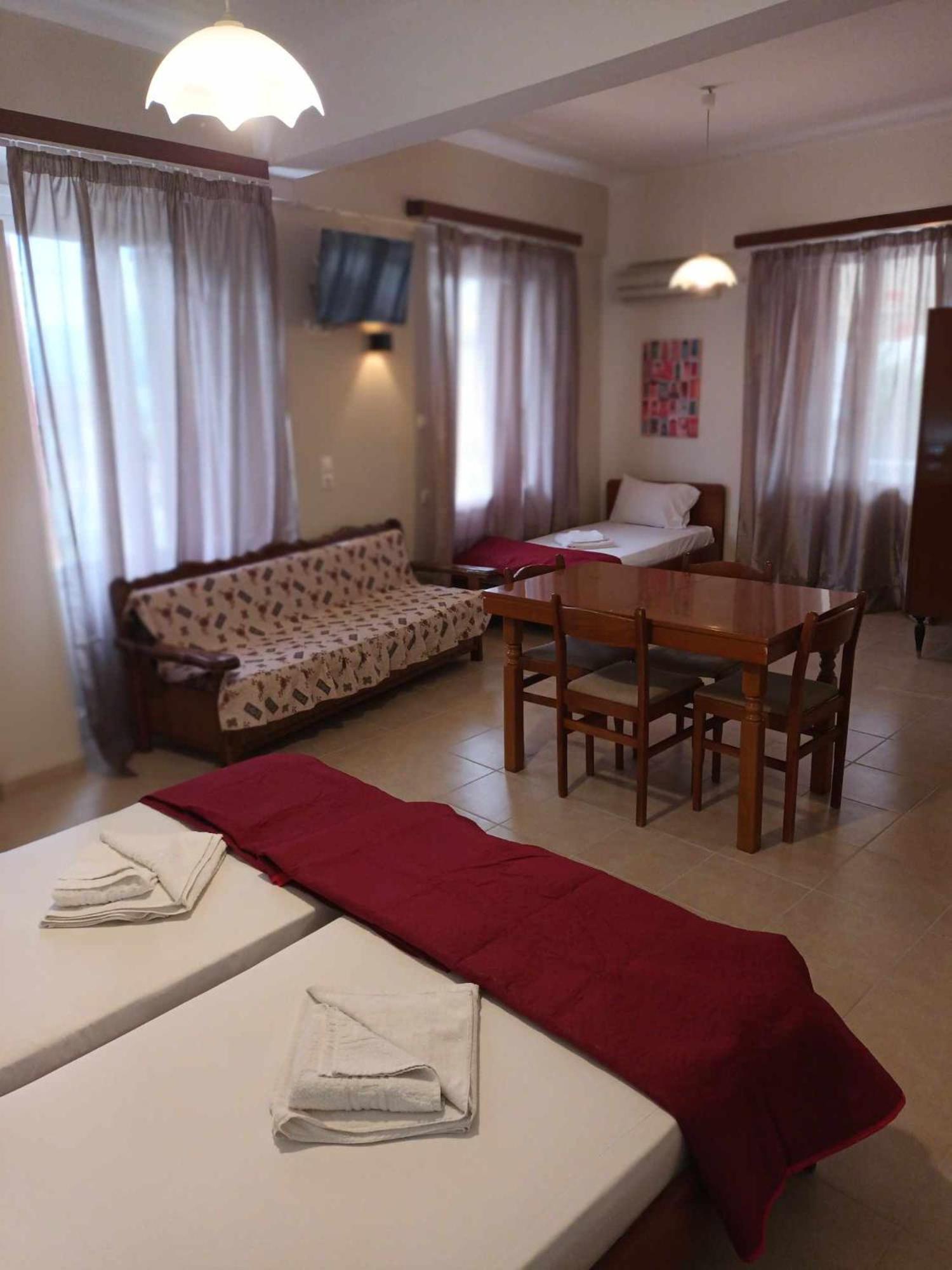 Saint George Hotel Лутра Едипсу Екстериор снимка