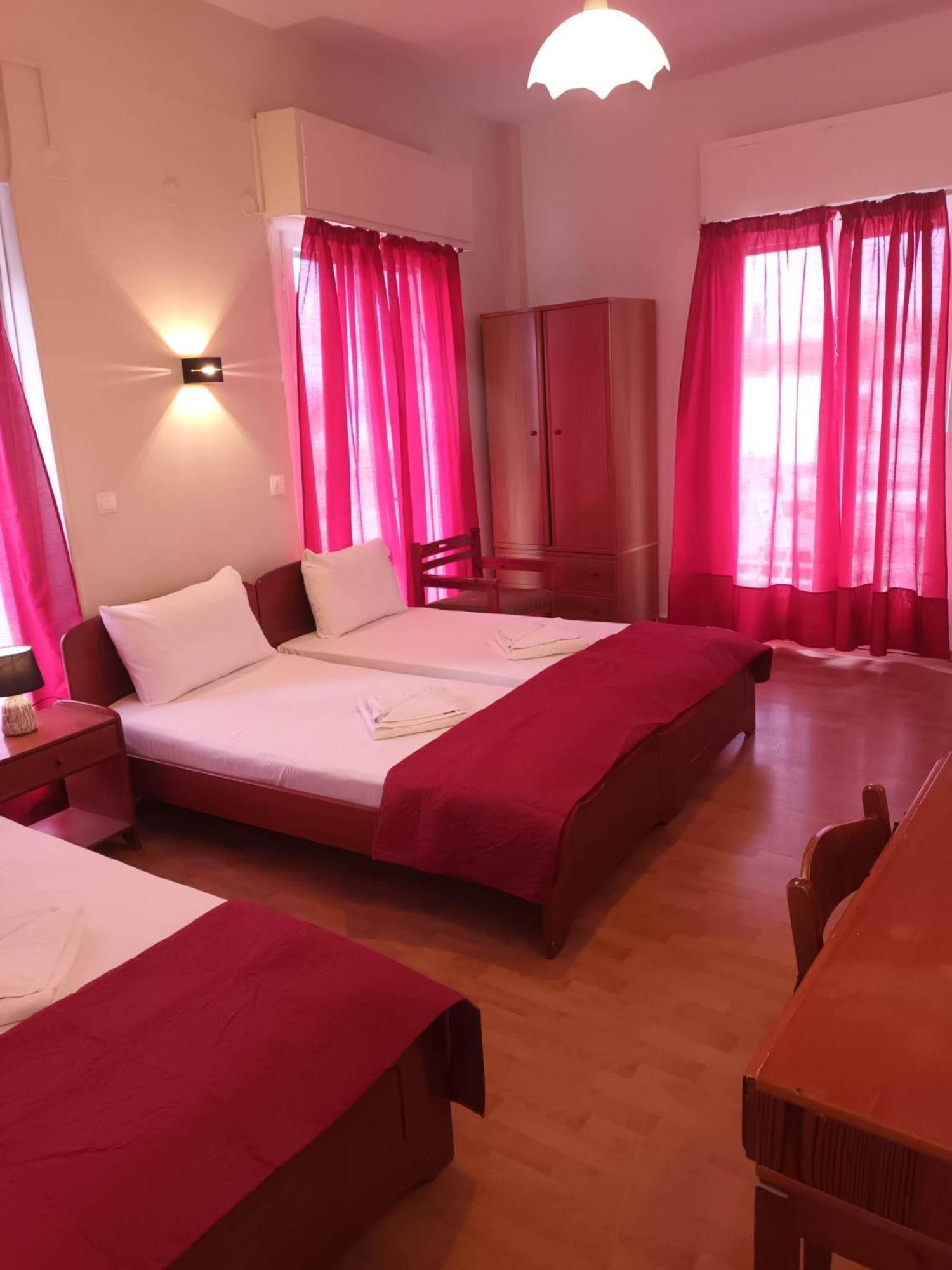 Saint George Hotel Лутра Едипсу Екстериор снимка