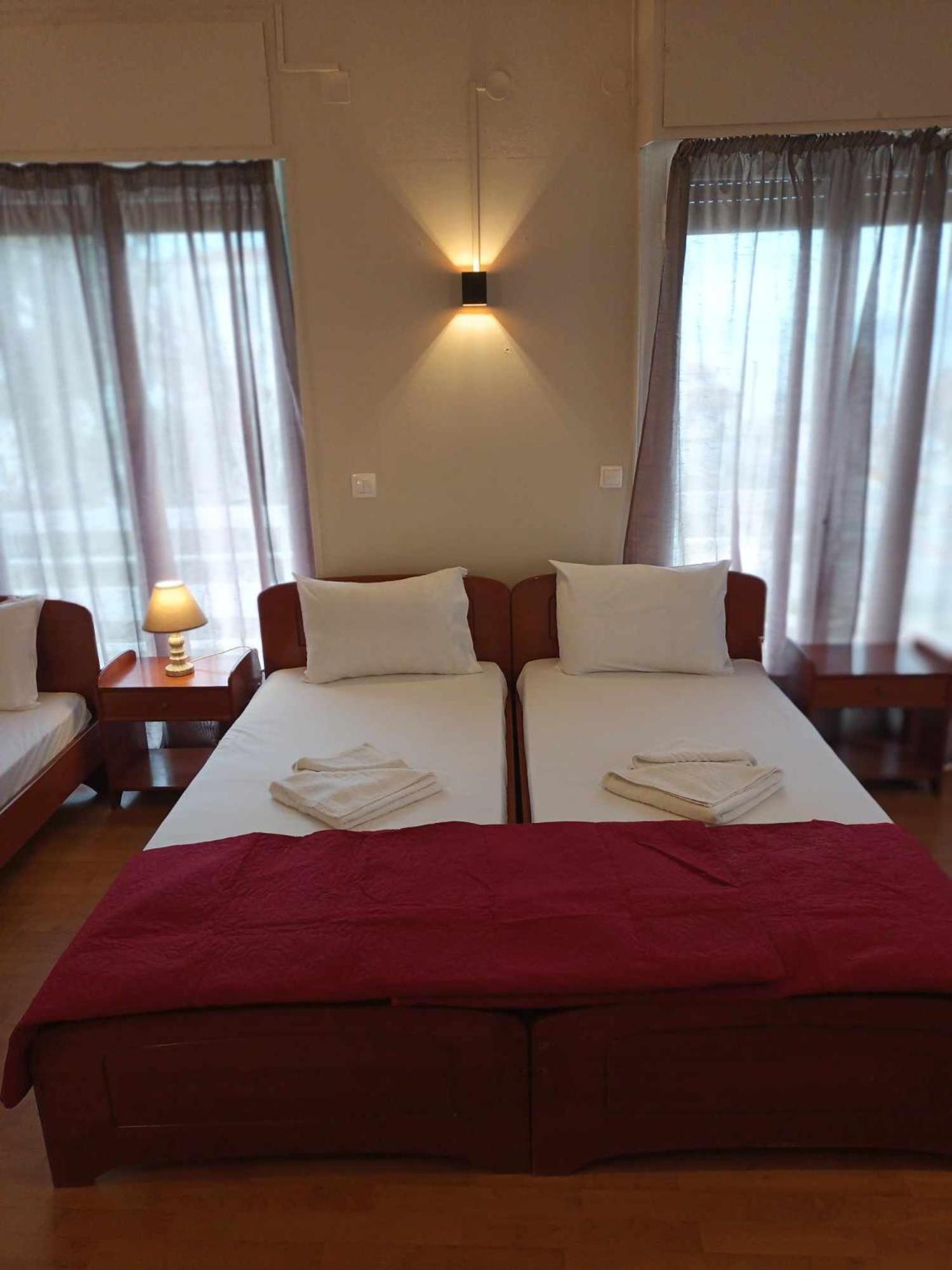 Saint George Hotel Лутра Едипсу Екстериор снимка