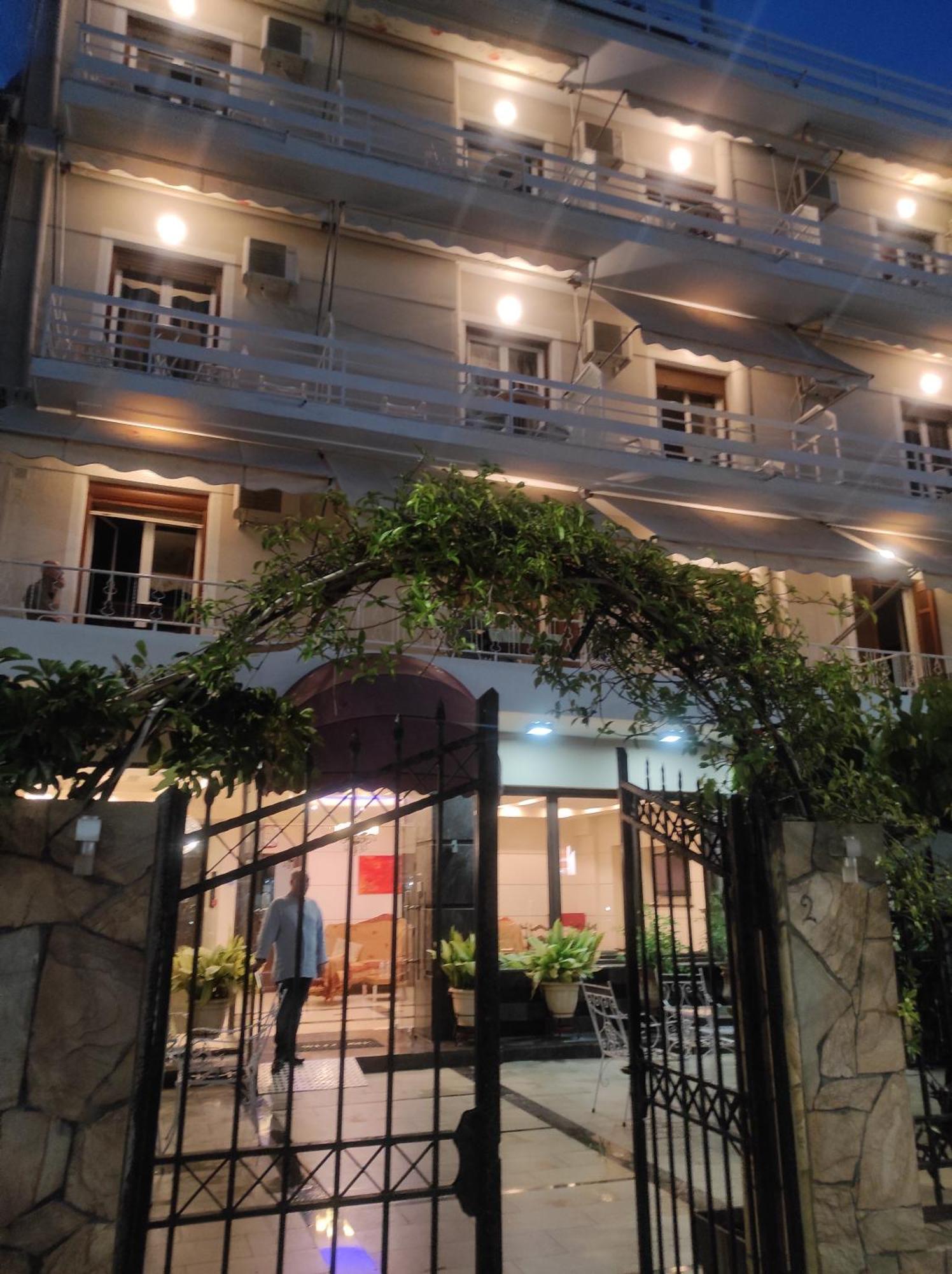 Saint George Hotel Лутра Едипсу Екстериор снимка