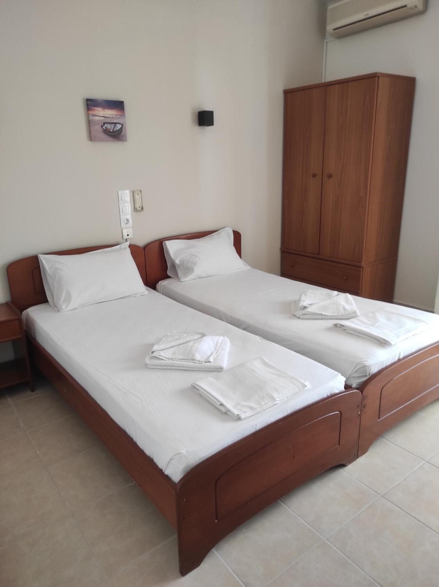 Saint George Hotel Лутра Едипсу Екстериор снимка