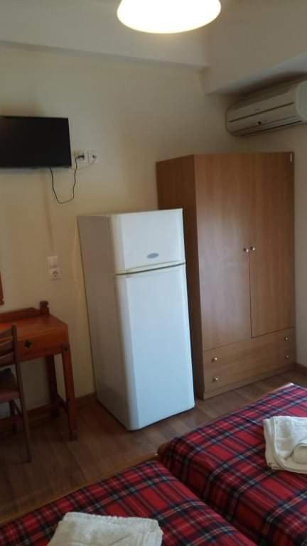 Saint George Hotel Лутра Едипсу Екстериор снимка